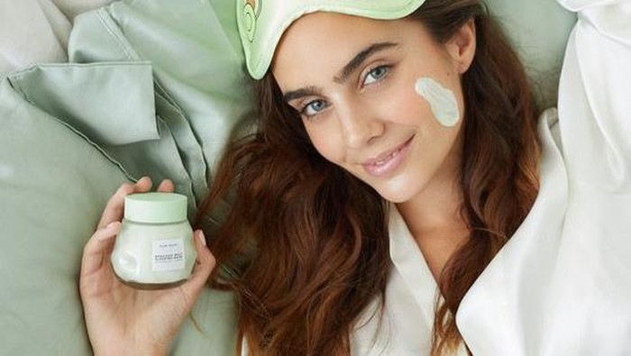 Jangan di-Skip! Kunci dari Kulit Segar dan Awet Muda Ada di Night Skincare Routine Jangan di-Skip! Kunci dari Kulit Segar dan Awet Muda Ada di Night Skincare Routine
