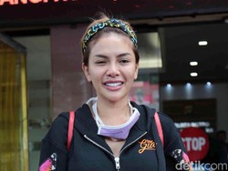 Soal Wanita Bercadar yang Ditawari Bakso oleh Nikita Mirzani