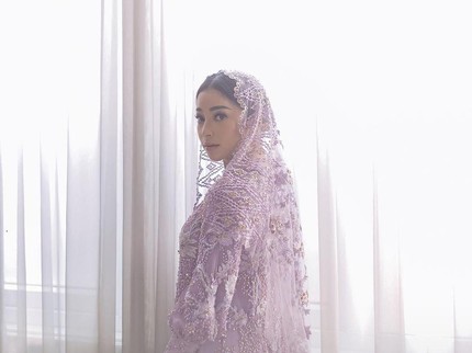 7 Potret Nikita Willy di Acara Pengajian Jelang Nikah, Cantik & Serba Ungu