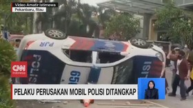 VIDEO: Pelaku Perusakan Mobil Polisi saat Demo Ditangkap