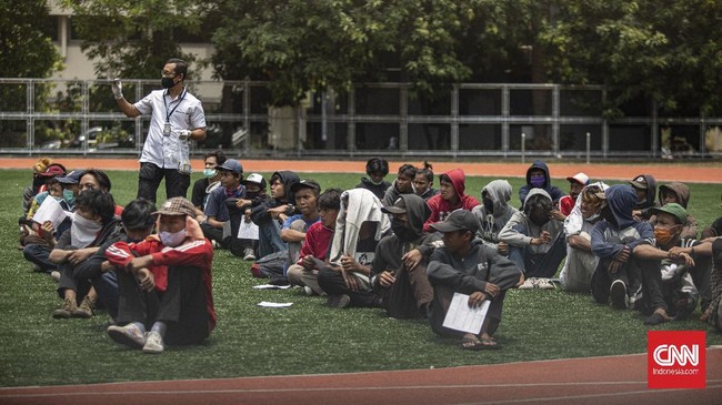 Sebagian besar tersangka demonstrasi rusuh pada 8 dan 13 Oktober lalu di Jakarta adalah para pelajar, mahasiswa, dan pengangguran.