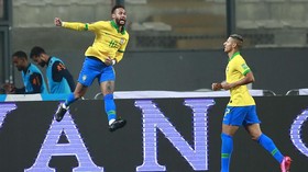 FOTO: Neymar Menggila, Brasil Hajar Peru 4-2