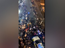 Video Protes Lockdown, Warga Liverpool Pesta di Jalan