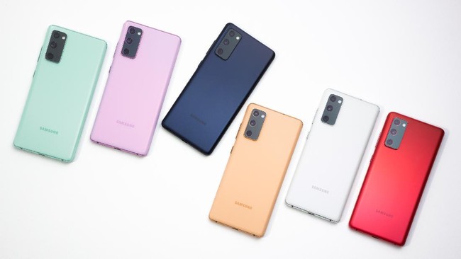 Samsung mengumumkan Galaxy S20 FE yang dibanderol seharga Rp10 juta.