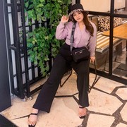 5 Warna Celana untuk Tubuh Curvy Terlihat Slim