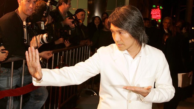 Stephen Chow yang memiliki harta hingga setara triliunan rupiah kini disebut-sebut terancam bangkrut karena terlilit utang.