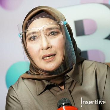 Pernah Jadi Artis Termahal, Kini Yati Octavia Pede Jual Martabak & Bebek Goreng