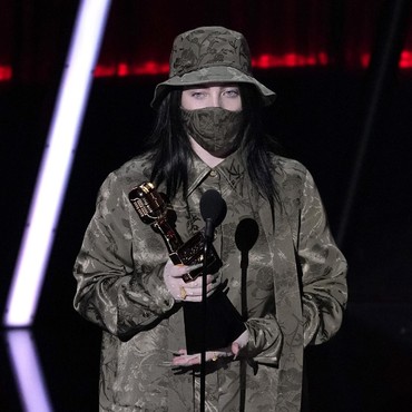 Foto Polos Beredar, Billie Eilish Jadi Korban Body Shamming Netizen