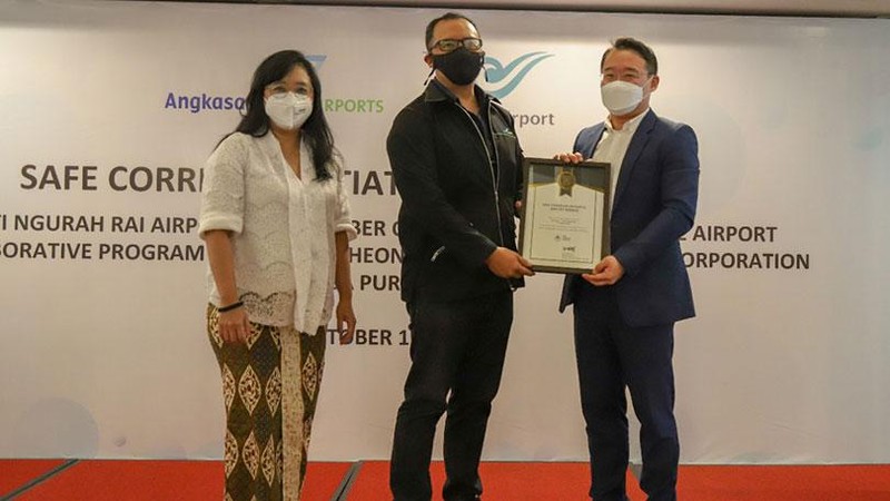 Salah satu bandara kelolaan Angkasa Pura I yaitu Bandara I Gusti Ngurah Rai Bali resmi meraih sertifikat Inisiasi Koridor Sehat atau Safe Corridor Initiative