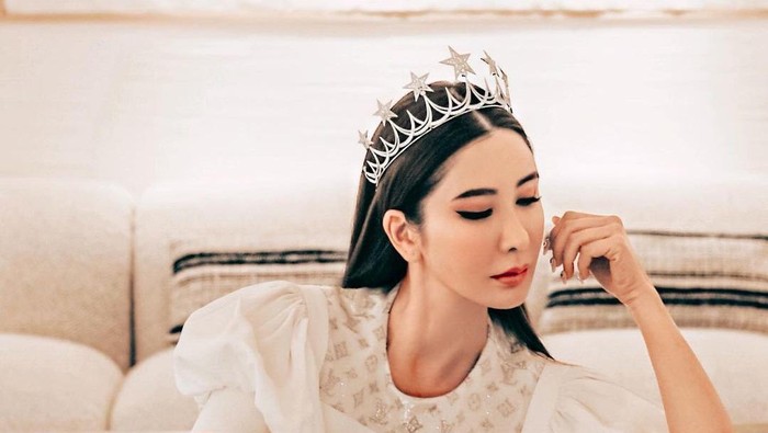 Duh! Sosialita Cantik Jamie Chua Kehilangan Anting Rp441 Juta! Kok bisa?