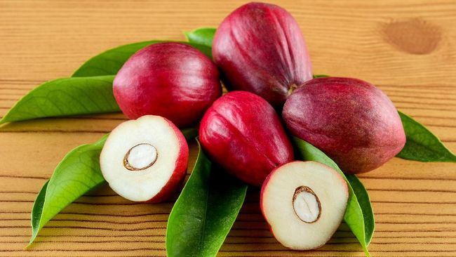 Ilustarasi buah mahkota dewa