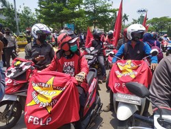 Dari Cakung, Massa Buruh Bakal Konvoi ke Pulogadung