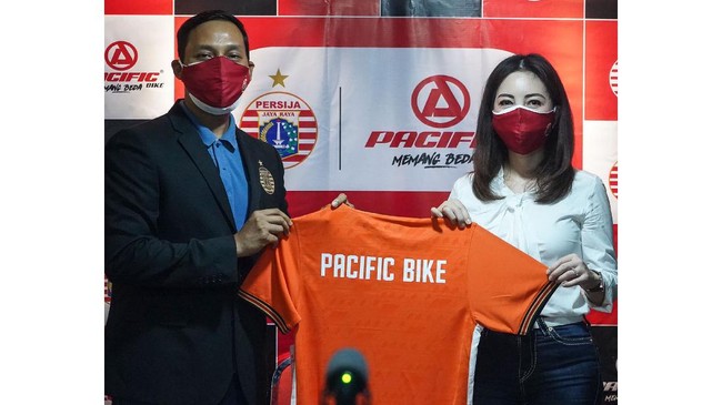 Produsen sepeda Pacific Bike berkolaborasi dengan Persija menghadirkan sepeda edisi khusus Macan Kemayoran.