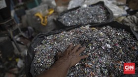 3 Mahasiswa RI Sulap Limbah Plastik Menjadi BBM