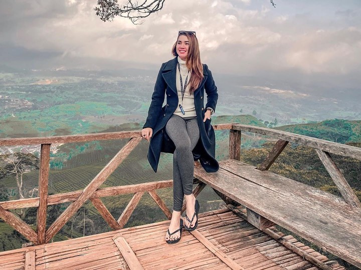 7 Potret Raya Kitty Jadi Single Parent di Usia Muda - 4