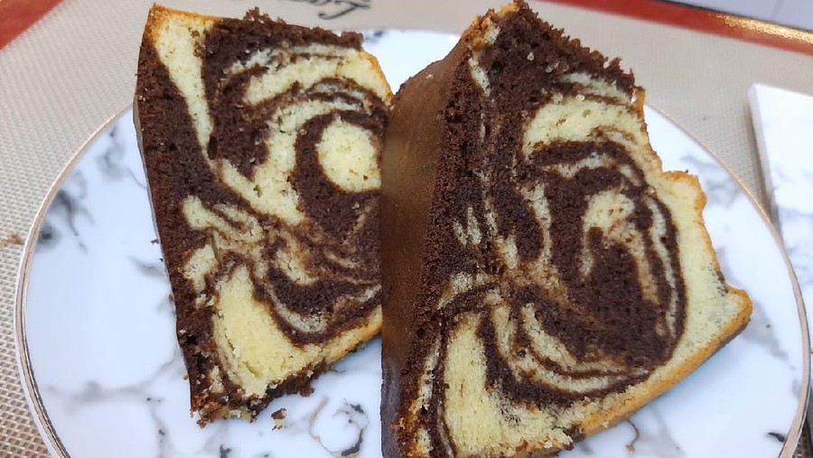 Thomaz Law, 'King of Marmer Cake' yang Jatuh Cinta Pada Kue Klasik Indonesia Thomaz Law, 'King of Marmer Cake' yang Jatuh Cinta Pada Kue Klasik Indonesia