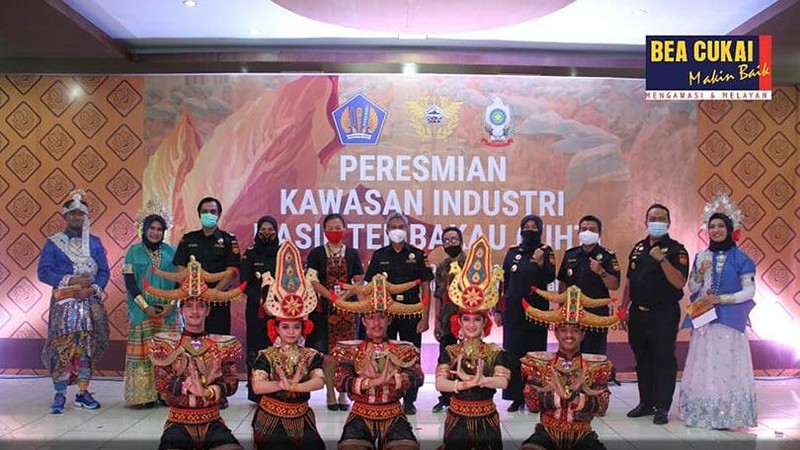 Kantor Wilayah Bea Cukai Sulawesi Bagian Selatan bersama dengan Pemerintah Kabupaten (Pemkab) Soppeng meresmikan kawasan industri hasil tembakau (KIHT)