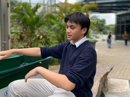 7 Potret Tampan Putra Bungsu Anjasmara yang Jadi Atlet Hoki Es