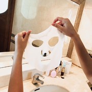 Bisa Glowing dalam 1 Kali Pakai Sheetmask? Coba ELFormula Sheetmask!