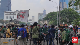 Massa Aksi Mahasiswa Tolak Omnibus Law Tiba di Patung Kuda
