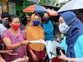 Bulog dan BUMN Bagi 45 Ribu Masker untuk Warga Jakarta