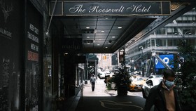 FOTO: Hotel Legendaris Berusia 100 Tahun di New York Tutup