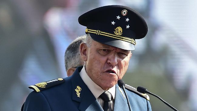 Mantan Menteri Pertahanan Meksiko Ditangkap di AS Mantan Menteri Pertahanan Meksiko Salvador Cienfuegos ditangkap di Amerika Serikat. Dia ditangkap atas tuduhan yang dirahasiakan.