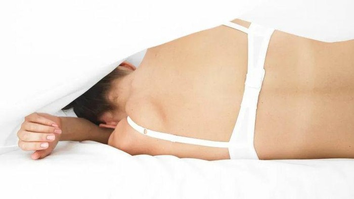 Memakai Bra saat Tidur, Sebenarnya Boleh atau Tidak?