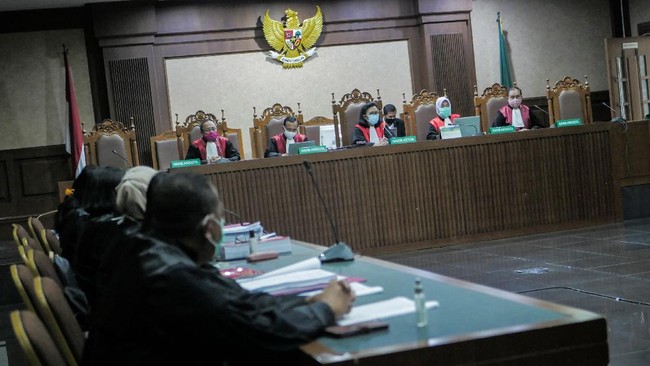 Saksi kasus dugaan korupsi bansos mengungkapkan para pengusung perusahaan tertentu agar bisa menjadi penyedia bansos penanganan pandemi virus corona.