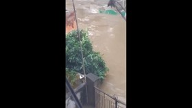 VIDEO: India Diterjang Banjir Bandang, 50 Orang Tewas
