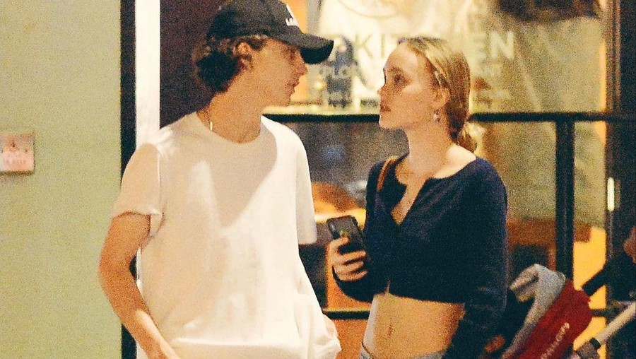 Timothee Chalamet dan Lily-rose Depp