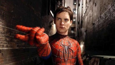 img-title Sam Raimi Yakin Tobey Maguire Masih Pantas untuk 'Spider-Man 4'