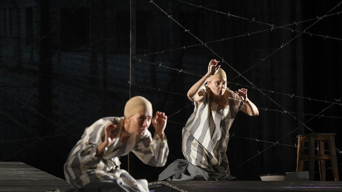 FOTO: Diari Penyintas Holocaust dalam Panggung Teater