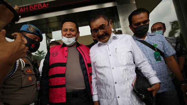 Saksi dalam persidangan dugaan korupsi dengan terdakwa Djoko Tjandra mengungkap pertemuan antara dua jenderal polisi dengan pengusaha Tommy Sumardi.