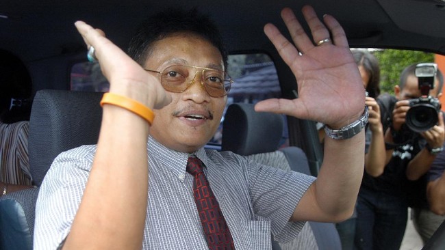 Pollycarpus Budihari Prijanto meninggal dunia. Mantan pilot Garuda Indonesia itu pernah menjadi narapidana kasus pembunuhan aktivis HAM Munir.