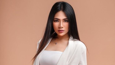 img-title Berlliana Lovell Akui Sering Dapat Pesan Jorok & Diteror Wanita Lesbi