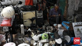FOTO: Geliat Penjualan Barang Antik Kala Pandemi Covid-19