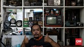 FOTO: Geliat Penjualan Barang Antik Kala Pandemi Covid-19 Pasar barang antik atau pasar loak di kawasan Kebayoran Baru, Jakarta Selatan tetap menggeliat di tengah pandemi virus corona.
