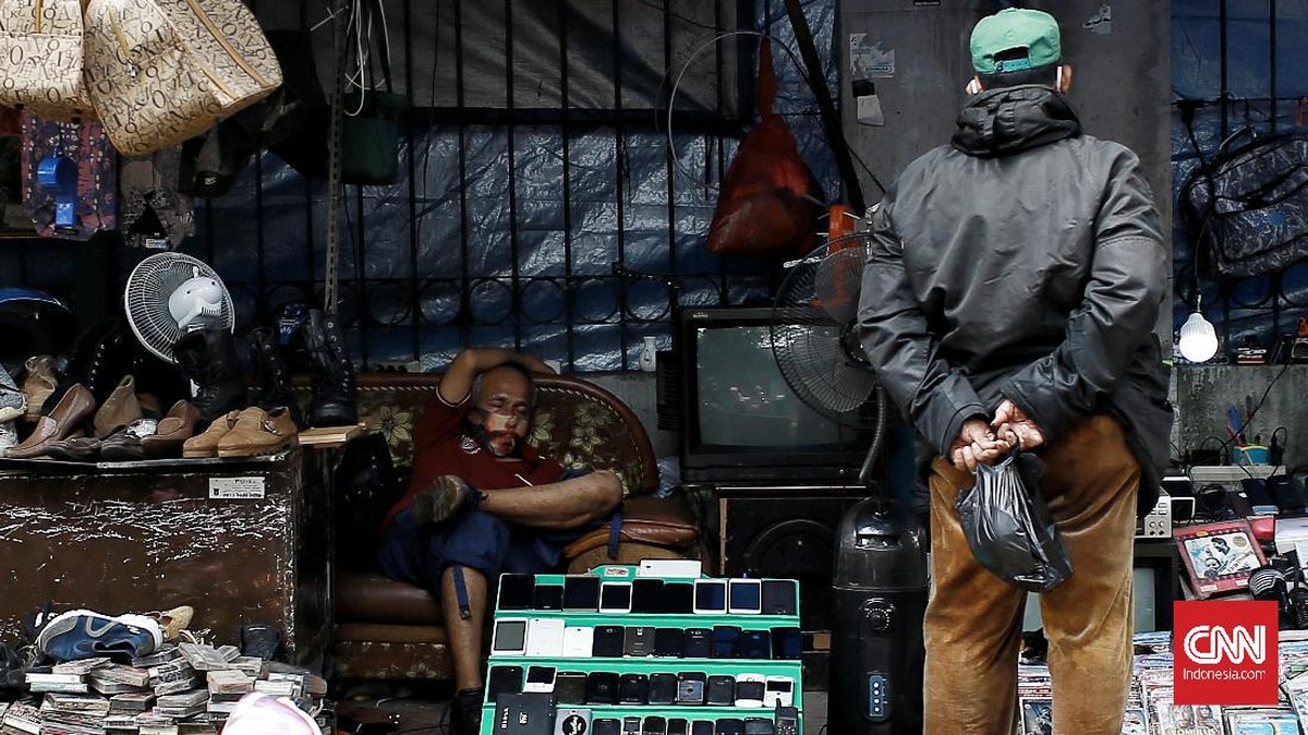 FOTO: Geliat Penjualan Barang Antik Kala Pandemi Covid-19