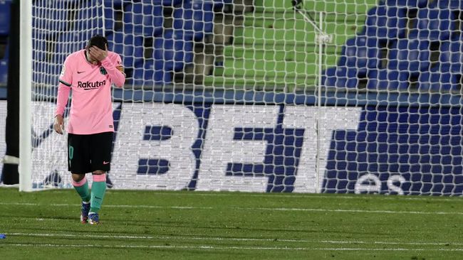 Prediksi Formasi Barcelona Tanpa Messi di Liga Champions Pelatih Ronald Koeman menyebut Lionel Messi diistirahatkan melawan Dynamo Kiev di Liga Champions. Berikut prediksi formasi Blaugrana dalam laga tersebut.