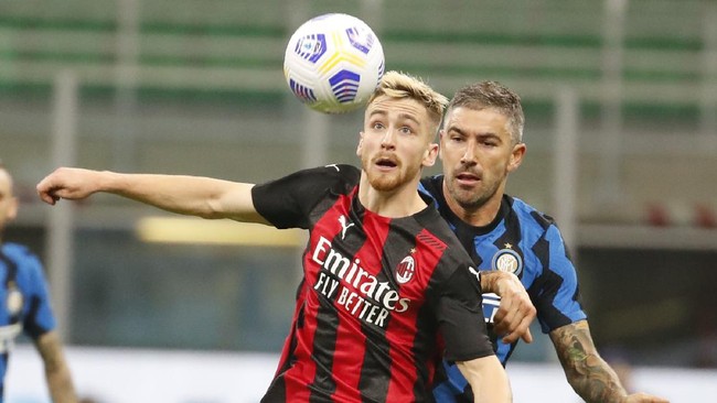 Bek Inter Milan, Aleksandar Kolarov, dipastikan positif Covid-19 setelah menjalani laga internasional.