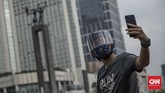 FOTO: Masker, Jurus Rutin Lawan Covid-19 Masker saat ini sudah jadi barang wajib bagi warga, terutama di DKI Jakarta di mana kasus covid-19 tertinggi di Indonesia.