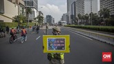 FOTO: Masker, Jurus Rutin Lawan Covid-19 Masker saat ini sudah jadi barang wajib bagi warga, terutama di DKI Jakarta di mana kasus covid-19 tertinggi di Indonesia.