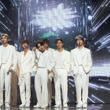 Lirik Lagu Feelin' Like - Pentagon