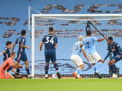 Sterling Antar Man City Ungguli Arsenal 1-0 di Babak Pertama