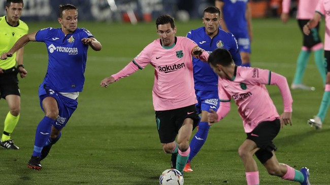 Manchester City dilaporkan berencana mendatangkan Lionel Messi dari Barcelona pada bursa transfer, Januari 2021.