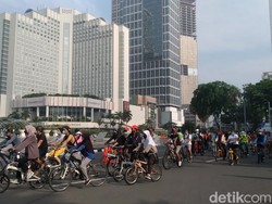 DKI PSBB Transisi, Bundaran HI Dipadati Warga yang Berolahraga Pagi Ini