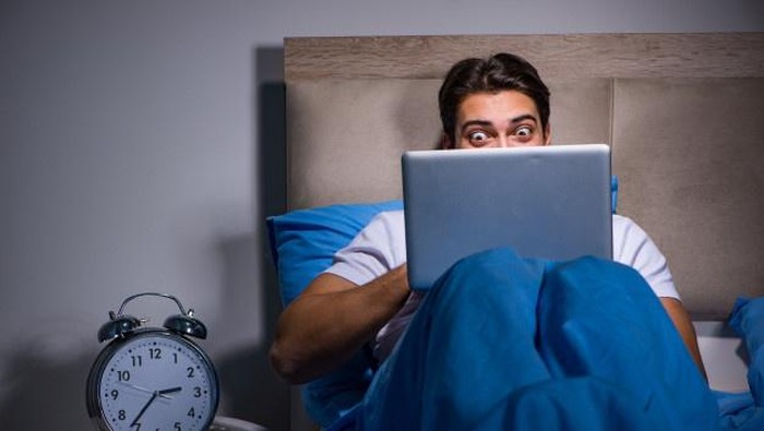 Duh! Ternyata Ini Bahaya Menonton Film Porno Pada Tubuh dan Pikiran