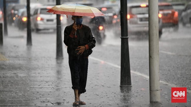 BMKG mengimbau warga mewaspadai potensi bencana longsor, banjir, dan gelombang tinggi seiring prediksi cuaca ekstrem di 24 daerah selama sepekan ke depan.