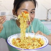 Mie Instan Memang Menggoda, Lakukan Hal Ini untuk Bakar Kalori Setelahnya